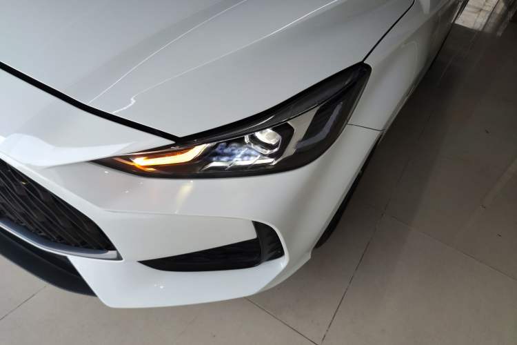 Used MG 5 2021 Revised 300TGI DCT Qingshè Luxurious Enjoyment Edition
