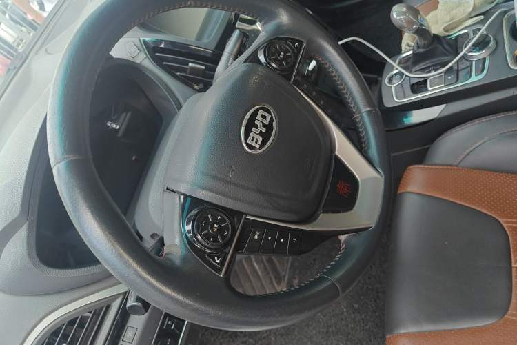 Used BYD Qin New Energy 2015 1.5T Dual-Crown Flagship Edition
