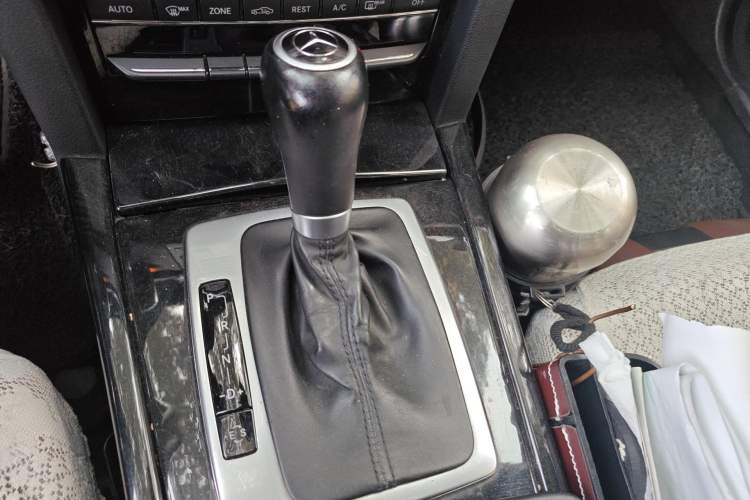 Used Mercedes-Benz E-Class 2011 E 260 L CGI Fashion Model