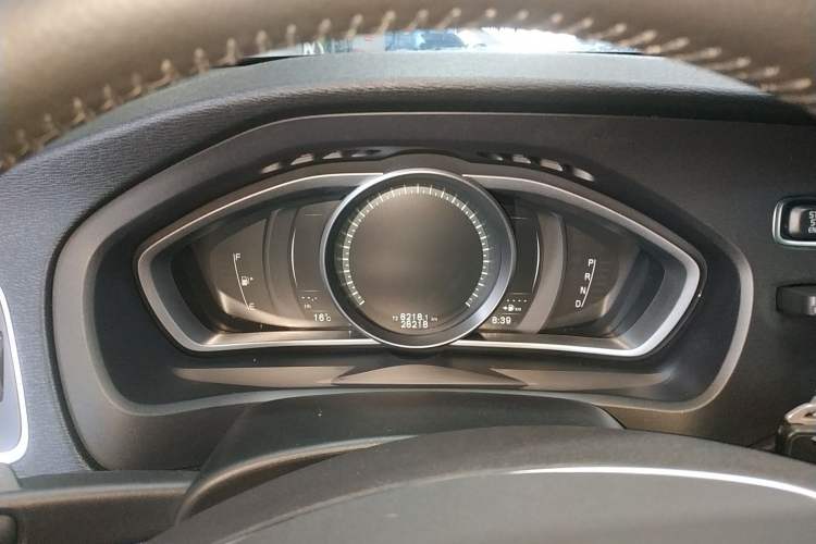 Used Volvo V40 2018 T3 Zhiyi Edition
