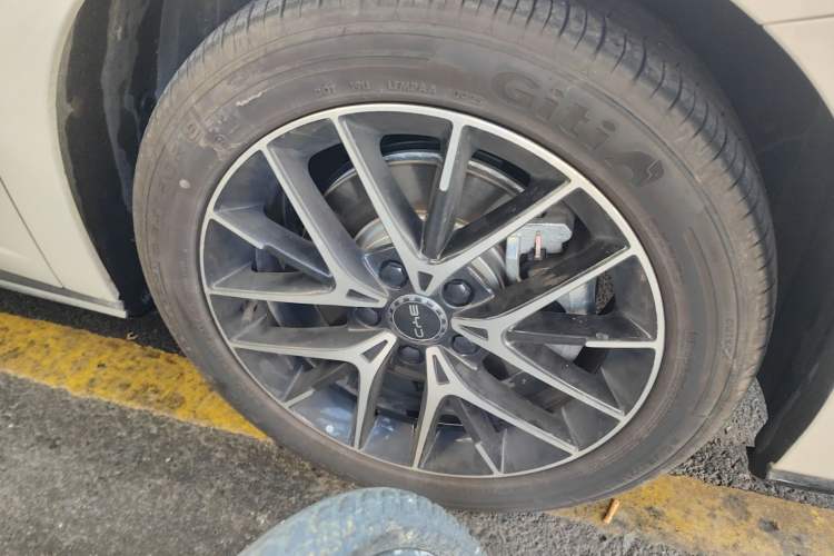 Used BYD Seal 07 DM-i 2025 Intelligent Driving Version DM-i 1.5T 125 km Range Flagship Edition Right Front Wheel Hub