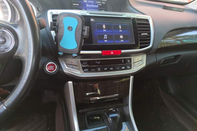 Used Honda Accord 2014 2.4L EX Luxury Edition Audio And AC Panel