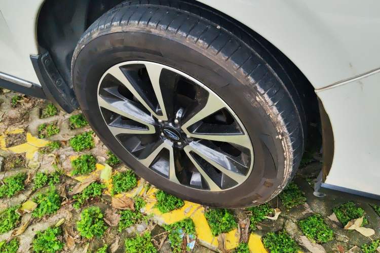 Used Subaru Forester 2016 2.5i Prestige Navigation Edition Right Front Wheel Hub