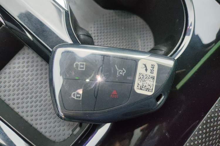 Used Buick Envision 2026 Model Equinox Plus 28T Two-Wheel-Drive Platinum Edition Vehicle Key