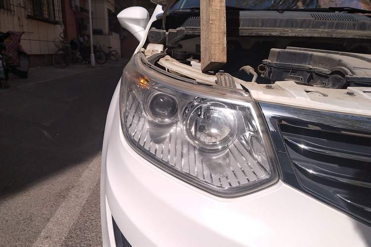 Used Cowin C3 2015 1.5L Manual Gold Diamond Edition
