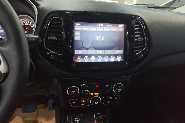 Used Jeep Compass 2019 220T Automatic Family Edition
