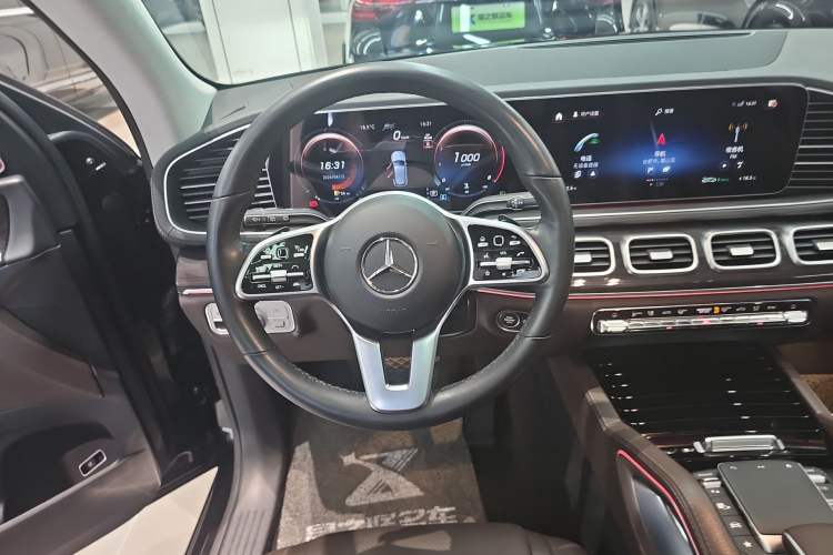 Used Mercedes-Benz GLE 2023 GLE 350 4MATIC Stylish Model Steering Wheel