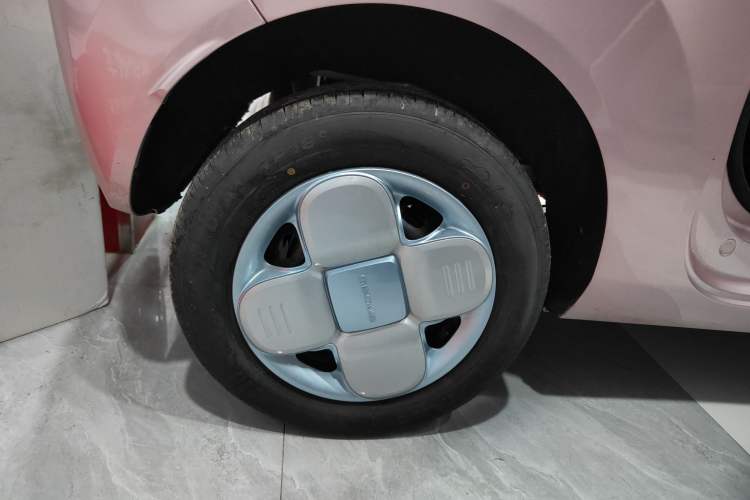 Used Geely Galaxy Panda 2024 Panda Mini 200km Endurance Bear
