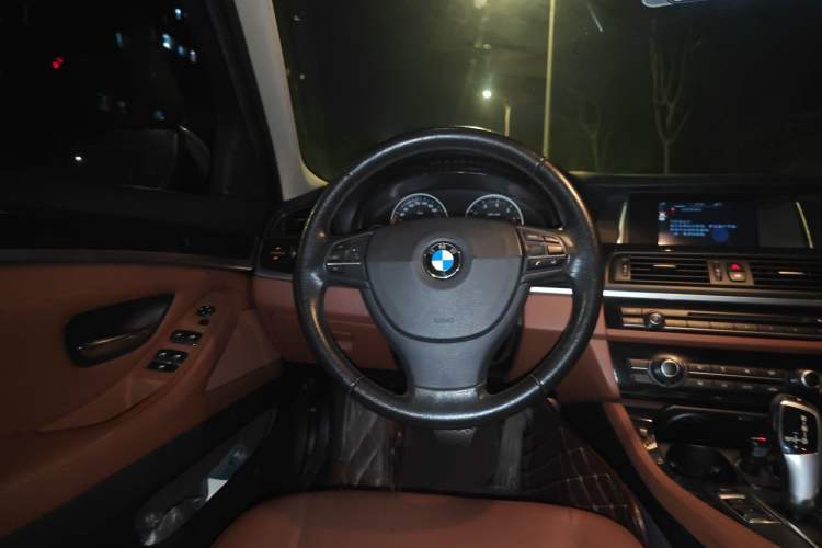 Used BMW 5 Series 2015 520i Elegant Edition
