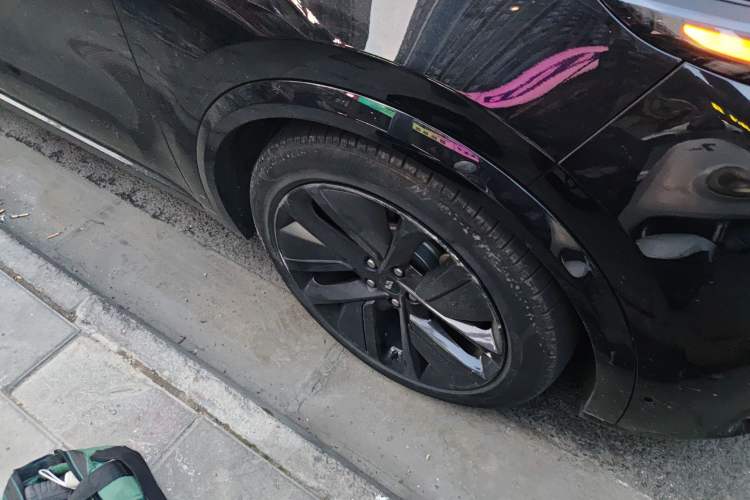 Used Li Auto L8 2023 Pro Model Exterior 7