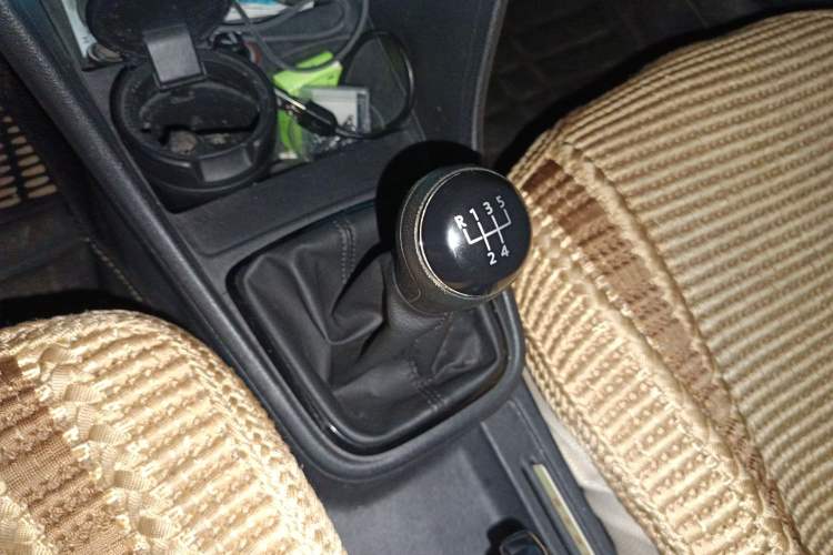 Used Volkswagen Santana 2015 1.6L Manual Comfort Edition Gear Lever