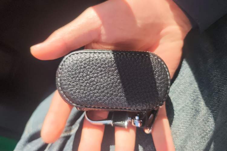 Used Xiaomi Auto YU7 2025 Ultra-Long Range High-Performance All-Wheel-Drive Max Edition Vehicle Key