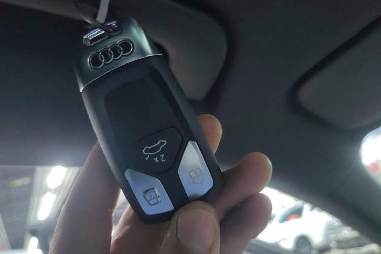 Used Audi Q5L 2023 40T Luxury Dynamic Model Vehicle Key