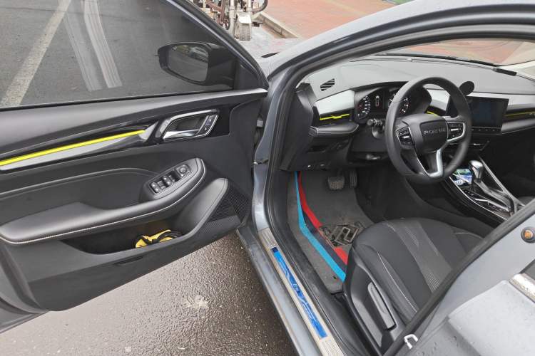 Used Roewe i5 2021 1.5L CVT Platinum Edition