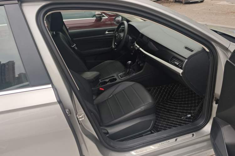 Used Volkswagen Lavida 2019 1.5L Automatic Comfort Edition China VI Standard Right Front Seat