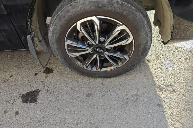 Used JAC Refine M3 2019 IKEA Edition 1.8L Luxury Smart Model Right Front Wheel Hub