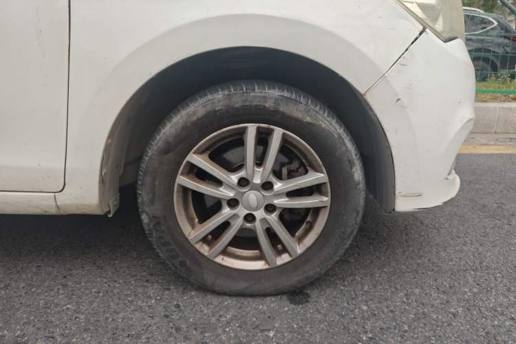 Used Karry K50 2015 1.5L Manual Luxury Model Right Front Wheel Hub