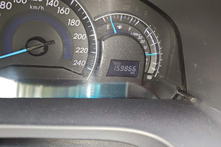 Used Toyota Camry 2012 2.5G Luxury Edition Odometer Close Up