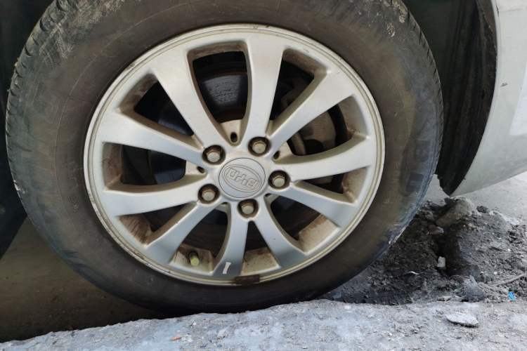 Used BYD G6 2012 1.5TI Manual Luxury Edition
