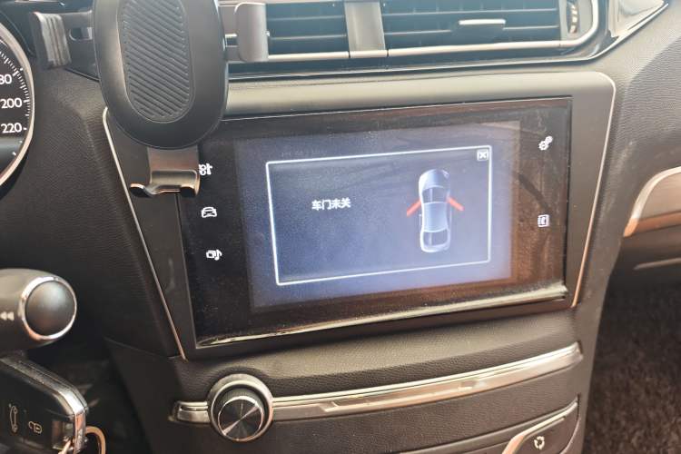 Used Peugeot 408 2014 1.8L Automatic Luxury Edition Audio And AC Panel