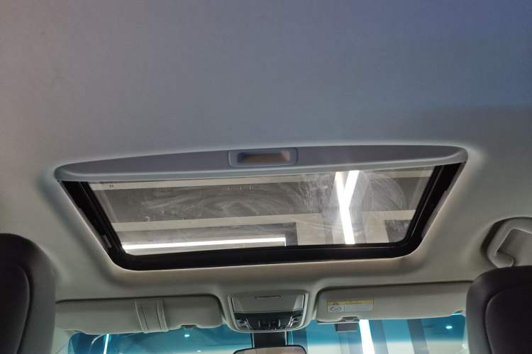 Used Honda Elysion 2022 2.0L eHEV Luxury First Edition