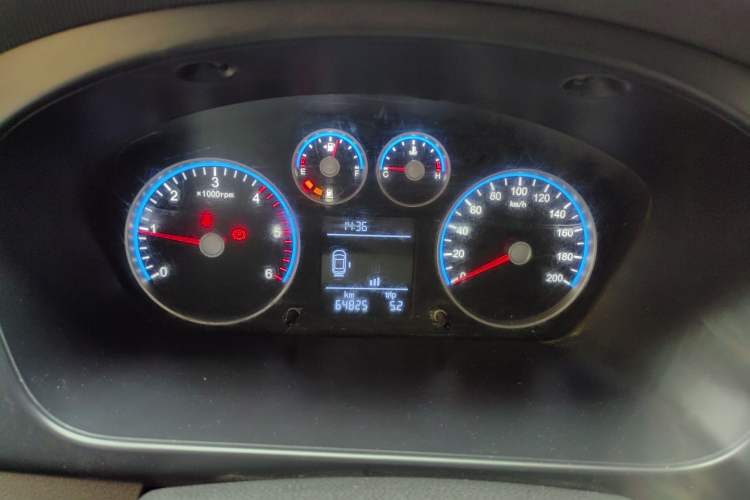 Used Foton Toano 2023 Joy Elephant Multi-Function Model Cummins 2.8T Manual Transmission Long Wheelbase Mid-Roof Design Rear Single Tire—Available in 5/6/7/9-Seater Configurations
