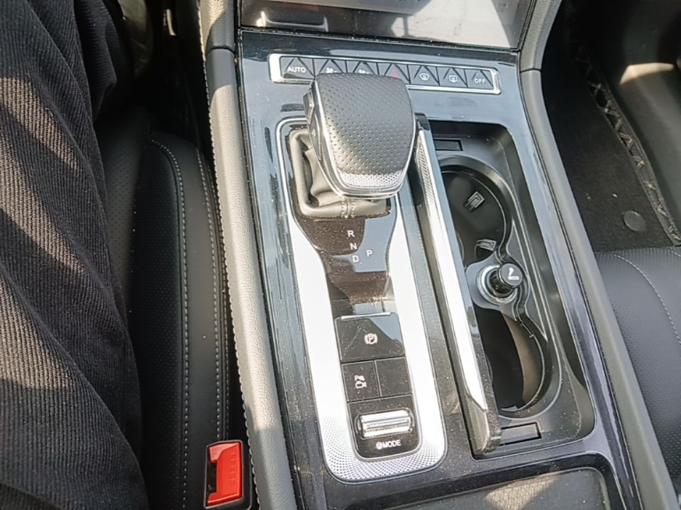 Hongqi H5 PHEV 2025 130 Super Hybrid Version — снимка 16