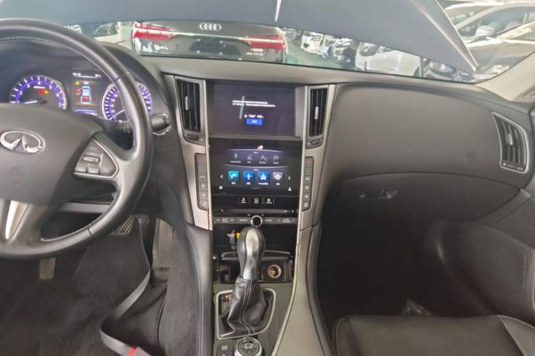 Used Infiniti Q50L 2016 2.0T Enjoyment Edition Audio And AC Panel