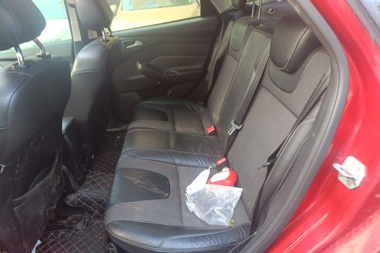 Used Ford Focus 2012 Sedan 1.6L Automatic Fashion Edition
