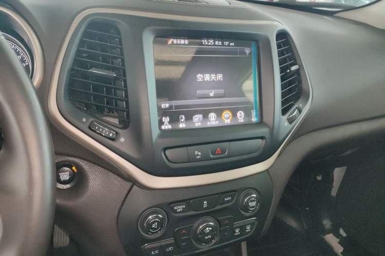 Used Jeep Cherokee 2016 2.0L Superior Edition