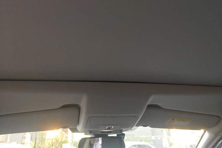 Used Land Rover Discovery Sport 2019 240 PS SE Version China VI Standard Headliner