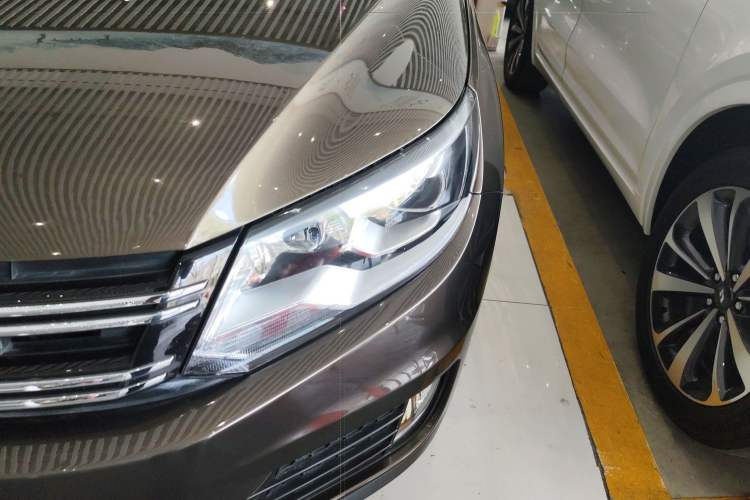 Used Volkswagen Tiguan 2015 2.0 TSI Automatic All-Wheel Drive Luxury Edition