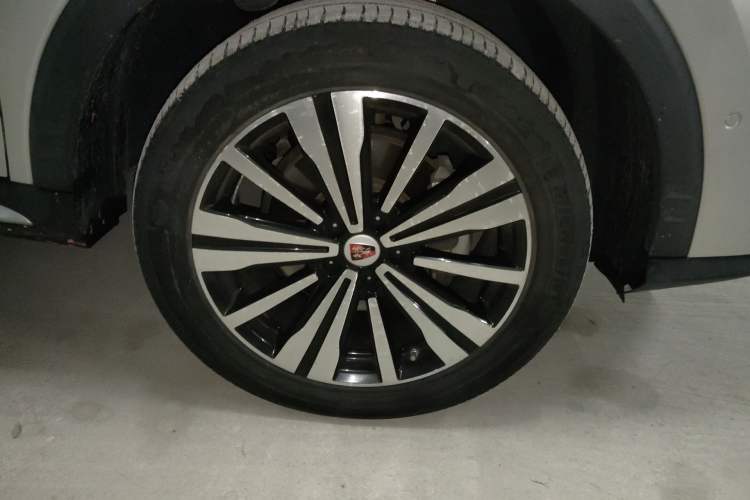 Used Roewe RX5 New Energy 2017 ERX5 EV400 Electric Internet Supreme Edition Right Front Wheel Hub