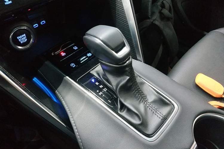 Used Toyota Venza 2022 2.0L CVT Two-Wheel Drive Prestige Edition Gear Lever