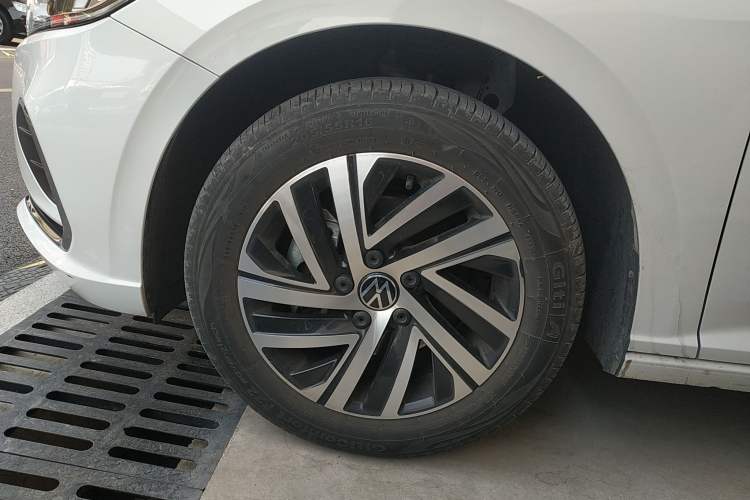 Used Volkswagen Lavida 2023 300TSI DSG Full-Comfort Edition Left Front Wheel Hub