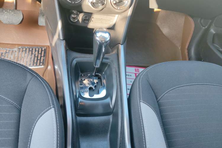 Used Peugeot 2008 2014 1.6L Automatic Trend Edition Gear Lever