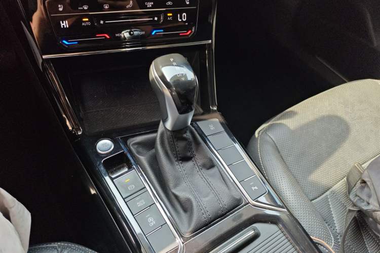 Used Volkswagen Passat 2021 380TSI Luxury Edition Gear Lever