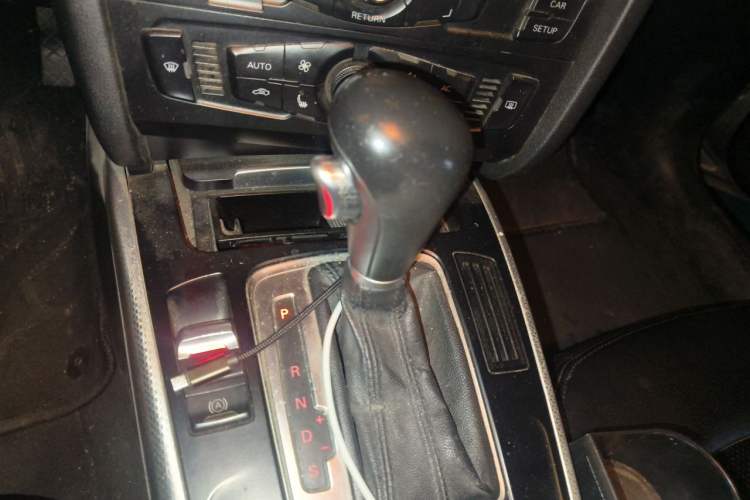 Used Audi A4L 2011 2.0 TFSI Comfort Model
