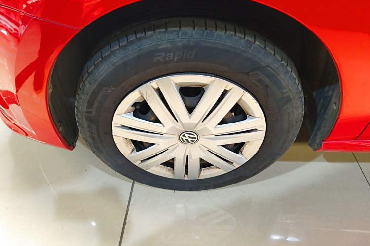 Used Volkswagen Polo 2014 1.4L Automatic Comfort Edition Left Front Wheel Hub