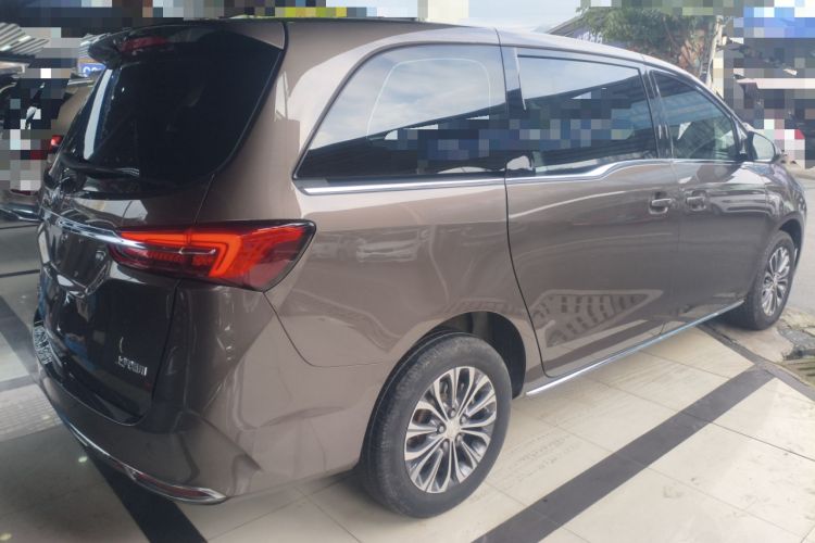 Used Buick GL8 2023 Land Executive Class Comfort Model Rear Right 45 Deg