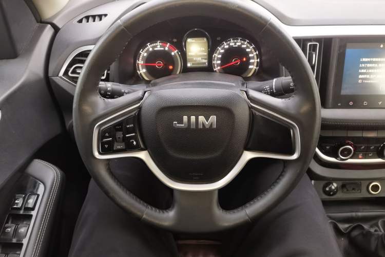 Used Isuzu JLM 2020 2.5T Two-Wheel Drive Diesel Leading-Edge JE4D25Q6A with National VI Emission Standards Standard Wheelbase – Ruimai S
