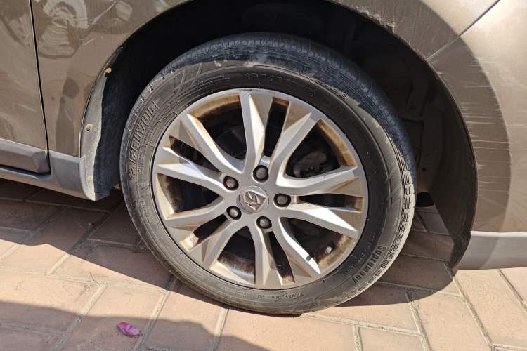 Used Baojun 730 2014 1.5L Manual Luxury Navigation ESP Version 7 Seats