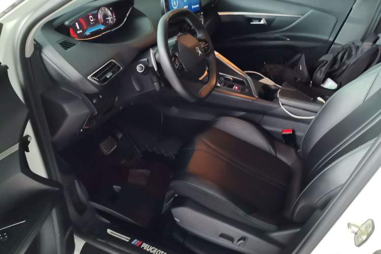 Used Peugeot 5008 2021 360THP 5-Seater Strength Edition Left Front Seat