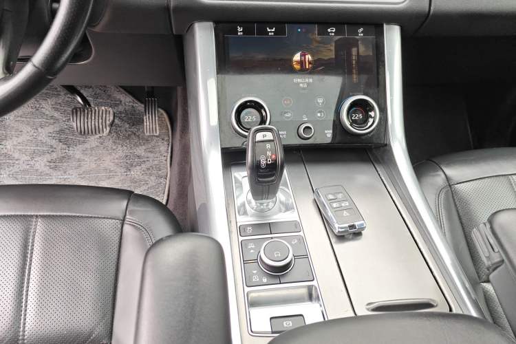 Used Land Rover Range Sport 2020 3.0 L6 SE Gear Lever