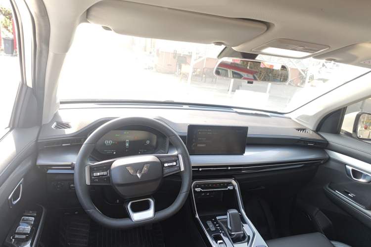 Used Wuling Asta 2022 2.0L DHT Electric-Speed Version