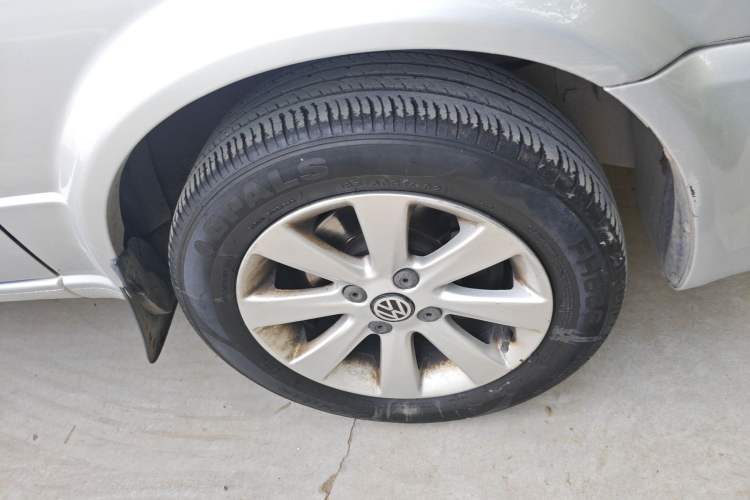 Used Volkswagen Jetta 2012 1.6L Collector's Edition Right Front Wheel Hub
