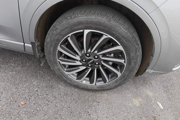 Used Lincoln Corsair 2024 1.5T Two-Wheel Drive Luxury Hybrid Version Right Front Wheel Hub