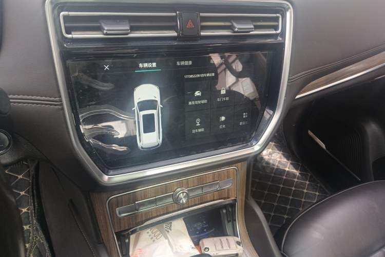 Used Roewe RX8 2019 30T Smart Connectivity Four-Wheel Drive Supreme Flagship Edition Audio And AC Panel