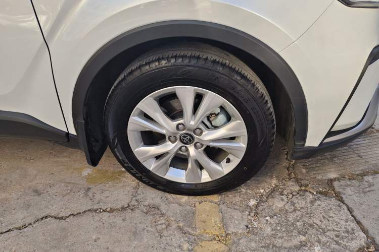 Used Toyota IZOA 2023 Dual-Motor 2.0L Yixiang Edition