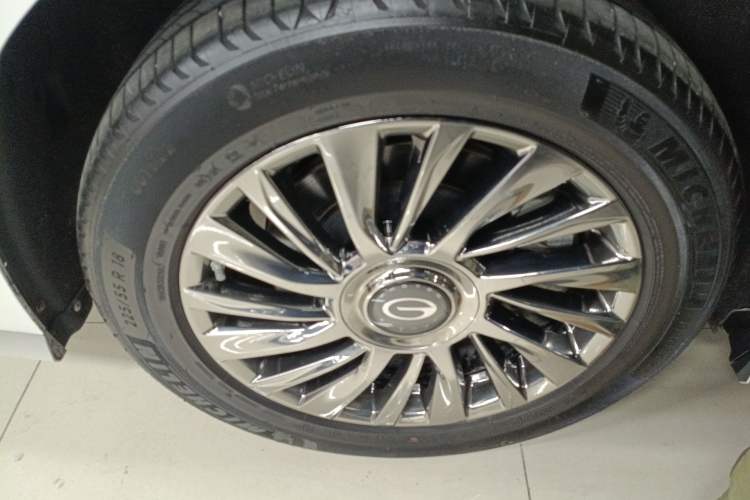 Used GAC Trumpchi M8 2023 Zongshi Series 400T Flagship Edition Right Rear Wheel Hub